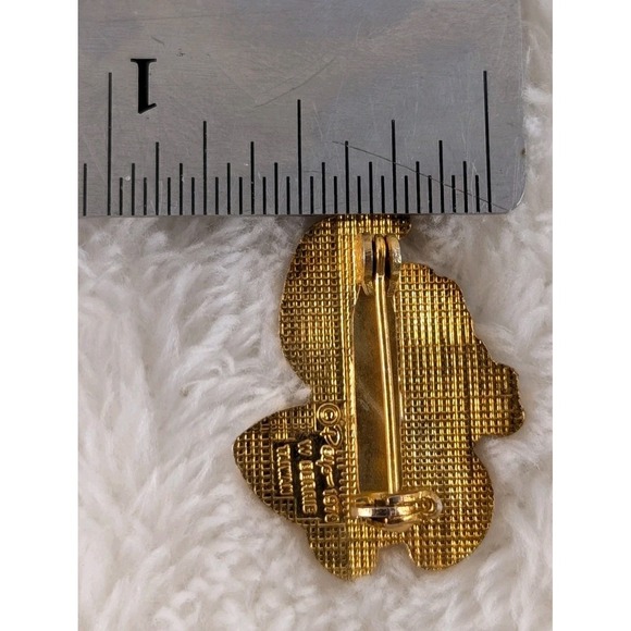 1983 Smurfs Football Pin Wallace Berrie Peyo Taiwan Vintage Enamel‎ Lapel Pin - Picture 5 of 5